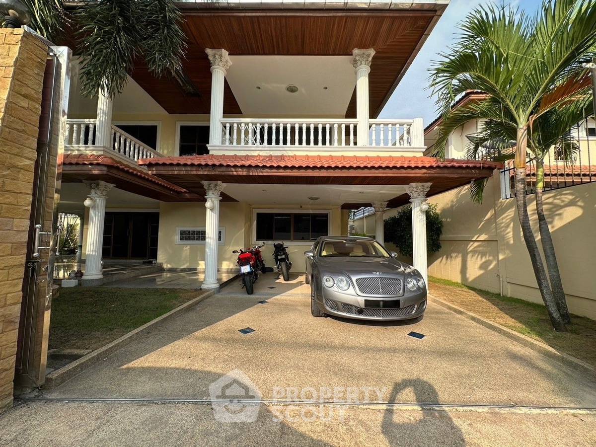 picture 3-BR House at Eakmongkol Village 1 close to Pattaya (ID 2137967) - 29/29