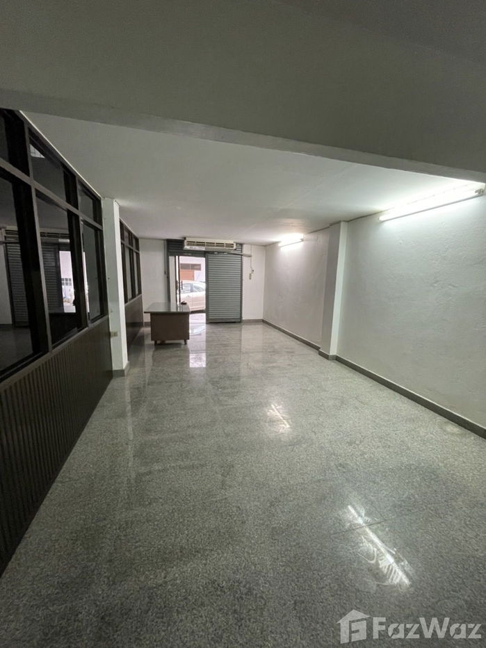 picture 1 Bedroom House for rent in Bang Rak, Bangkok  1048274 - 3/6