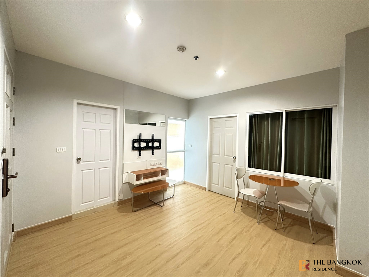 picture Life Ratchadapisek Start your comfort here near MRT Huai Khwang Station - 4/10