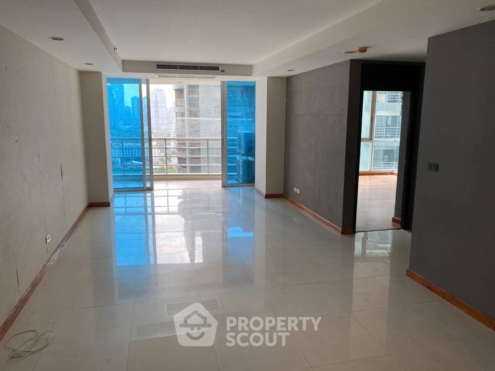 picture 1-BR Condo at The Rajdamri near BTS Ratchadamri (ID 383565) - 8/15
