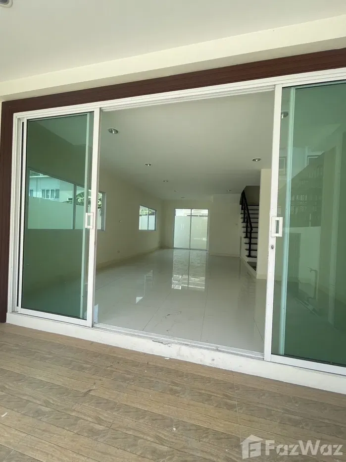 picture 3 Bedroom Townhouse for sale in Lat Krabang, Bangkok 5565251 - 2/19