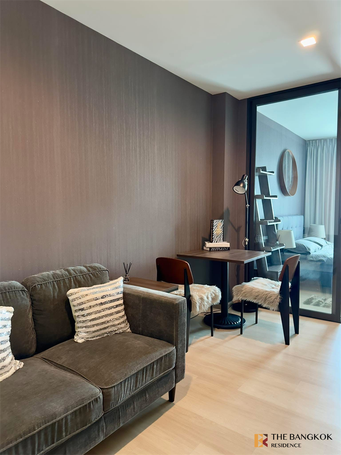 picture Life One Wireless  Condo with the Best Location - 8/9