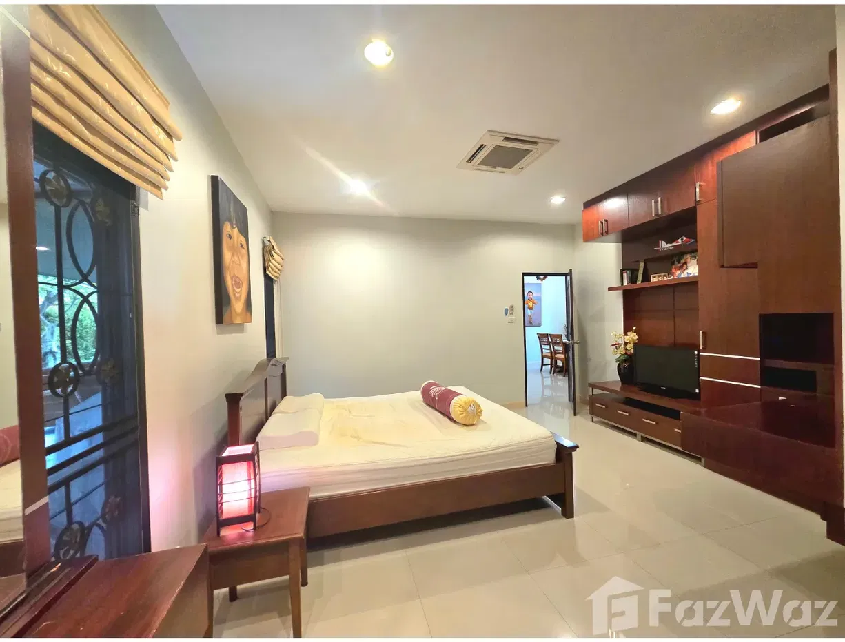 picture 3 Bedroom villa with large swiming pool 5628001 - 12/23