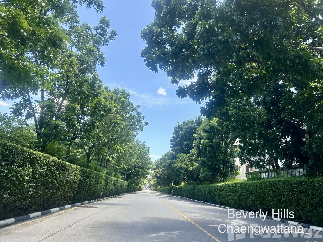 picture Luxury brand new Pool Villa in exclusive Beverly Hills LakSi 1911036 - 32/37