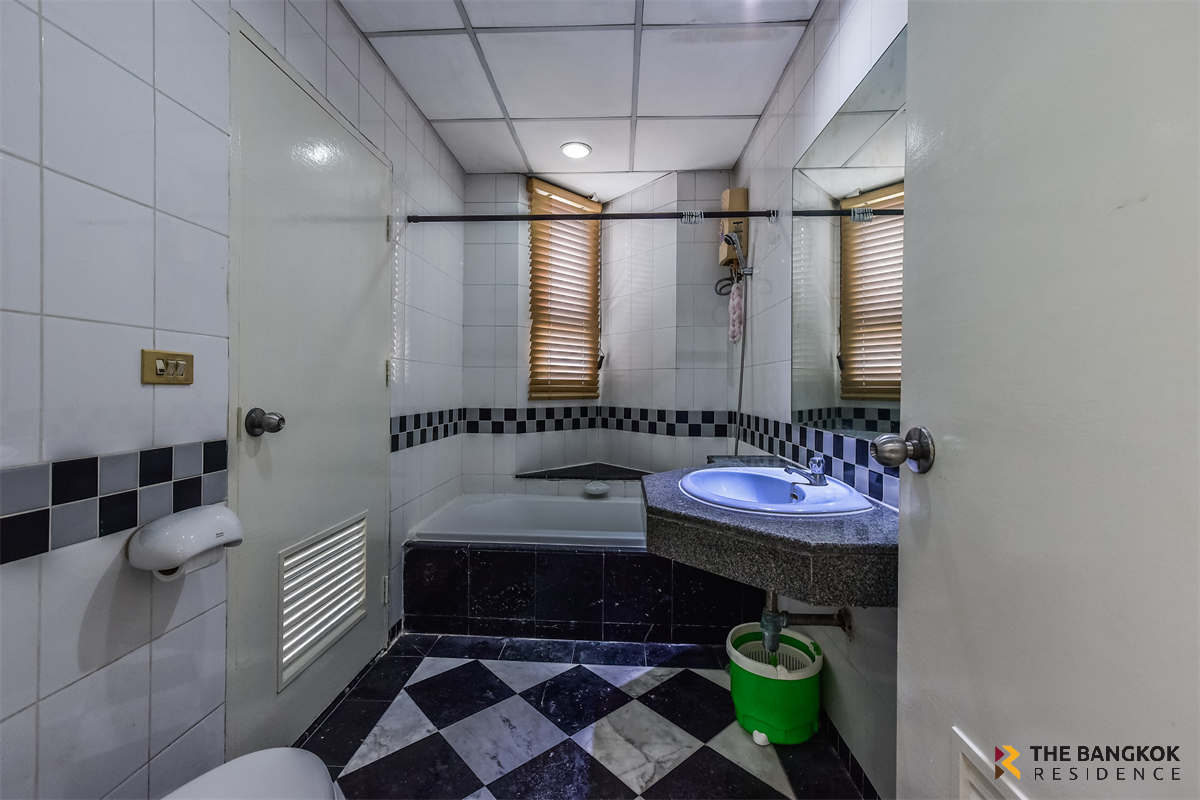 picture Hurry to book!! Popular rare units Baan Pathumwan near Airport Rail Link Phaya Thai Station - 9/10