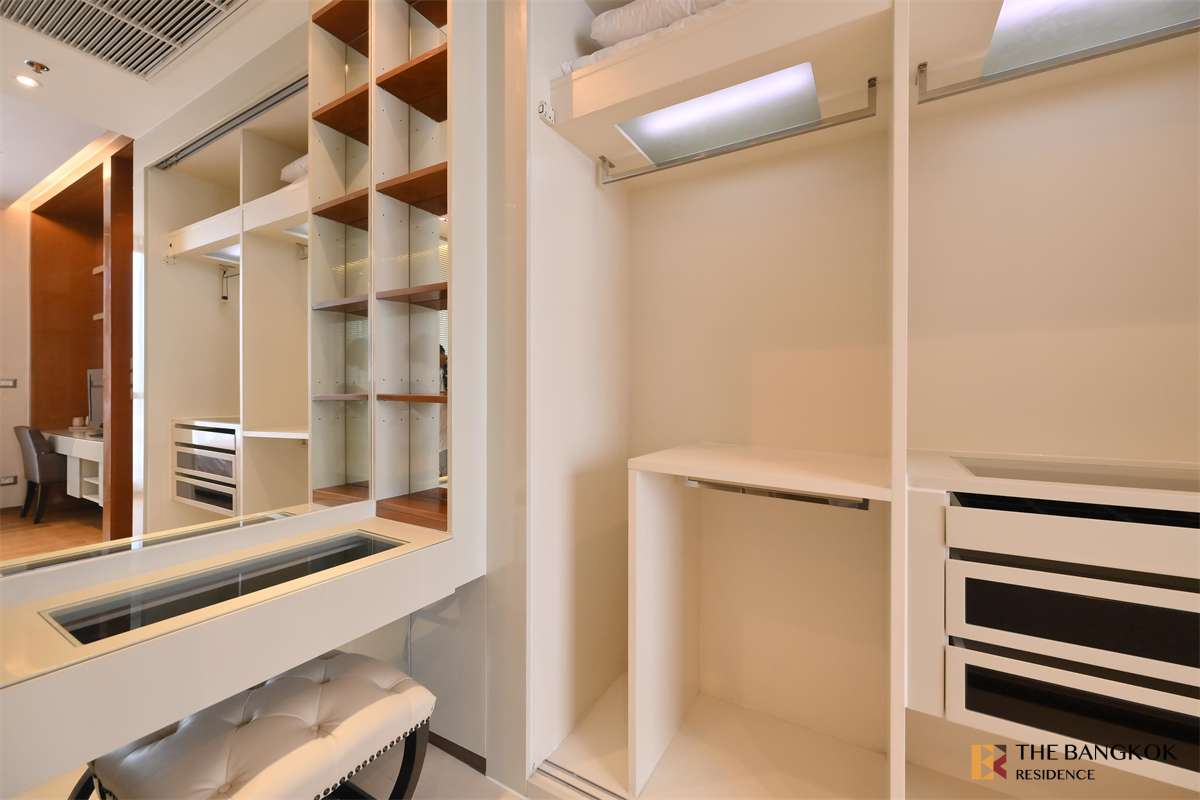 picture The Address Sukhumvit 28 near BTS Phrom Phong Popular units sell out fast - 4/10