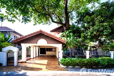 Houses for sale Bang Kapi : 3 Bedroom House for sale at Pricha Lam Phet Village  86133