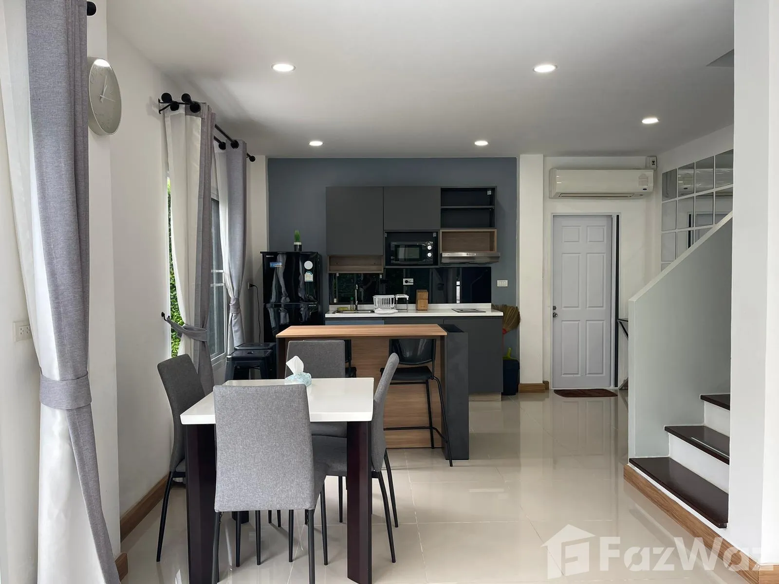 Modern Corner House with Private Pool in a Prime Location 1927880 - image 4