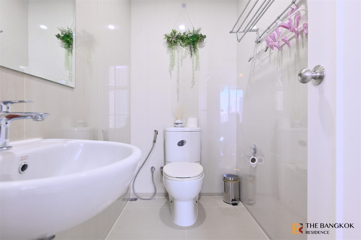 picture Villa Asoke Comfortable and Ready to Move-in near MRT Phetchaburi Station - 4/10