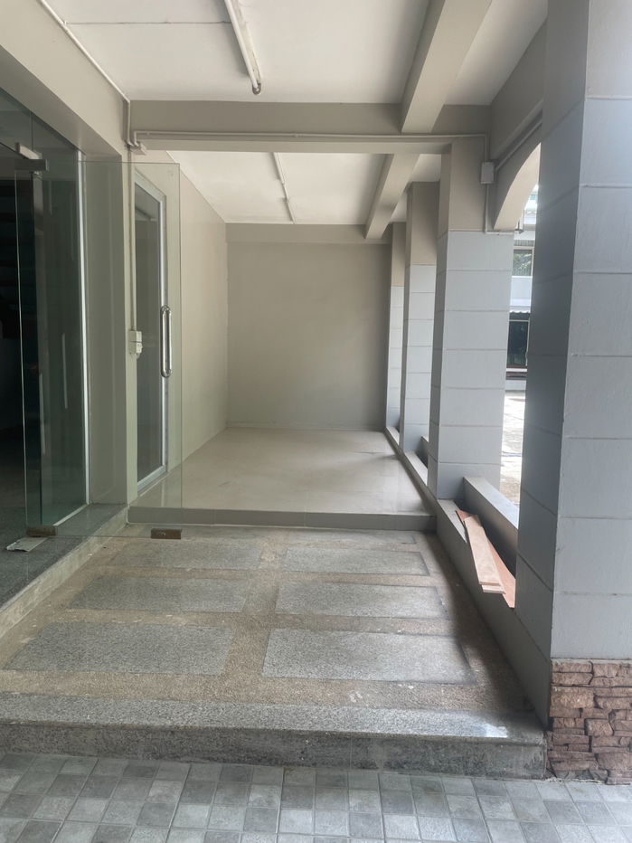 picture (D008) 2-storey house for rent, Sukhumvit 31, behind Prasarnmit Demonstration School, can park 2 cars. - 5/7