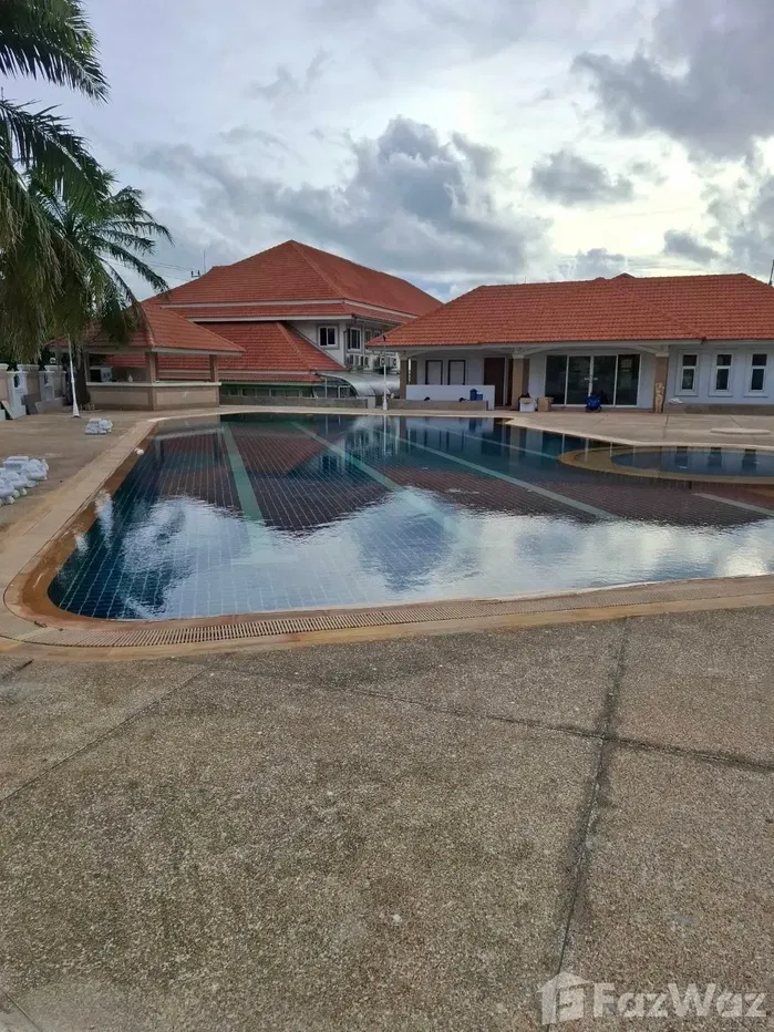 picture Clubhouse with Swimming Pool for Sale 5689711 - 9/10