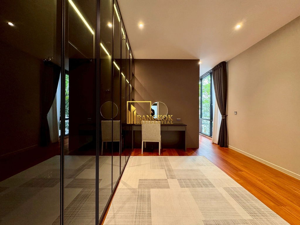 รูป Bugaan Pattanakarn | Elegant 4 Bed House in Pattanakarn Area - BR28255SH - รูปที่ 34/65