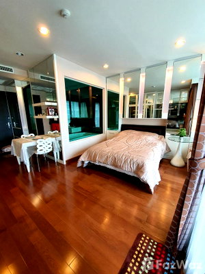 Condos for sale : Extraordinary 38 SqM Studio Condo at The Address Chidlom: Unbeatable Value! 1152410