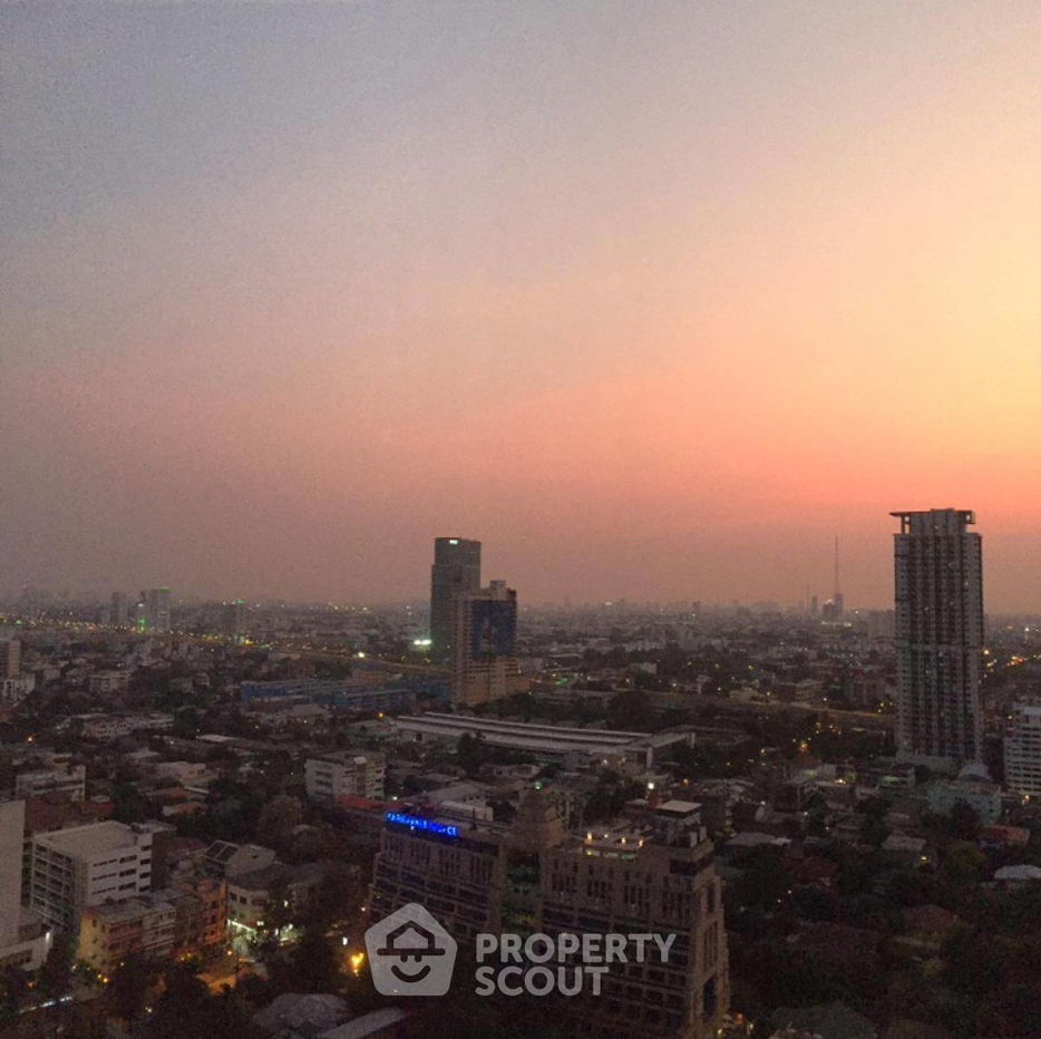picture Studio Condo at Lumpini Place Phahol-Saphankhwai near BTS Saphan Khwai (ID 2031891) - 12/19