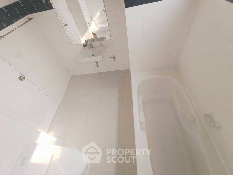 picture 2-BR Condo at The Waterford Park Sukhumvit 53 Condominium near BTS Thong Lor (ID 1028630) - 3/20