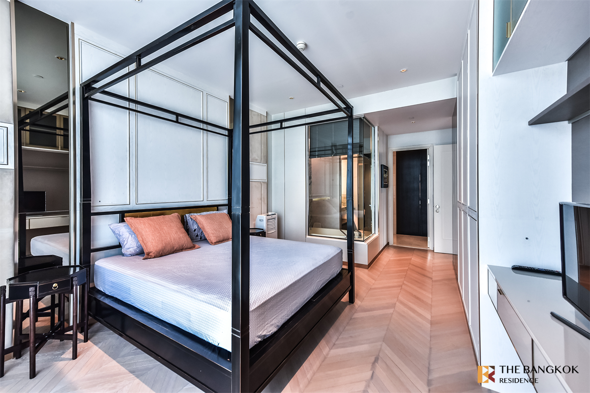 picture Premium Luxury Condo in Prime Location Four Seasons Private Residences - 6/10