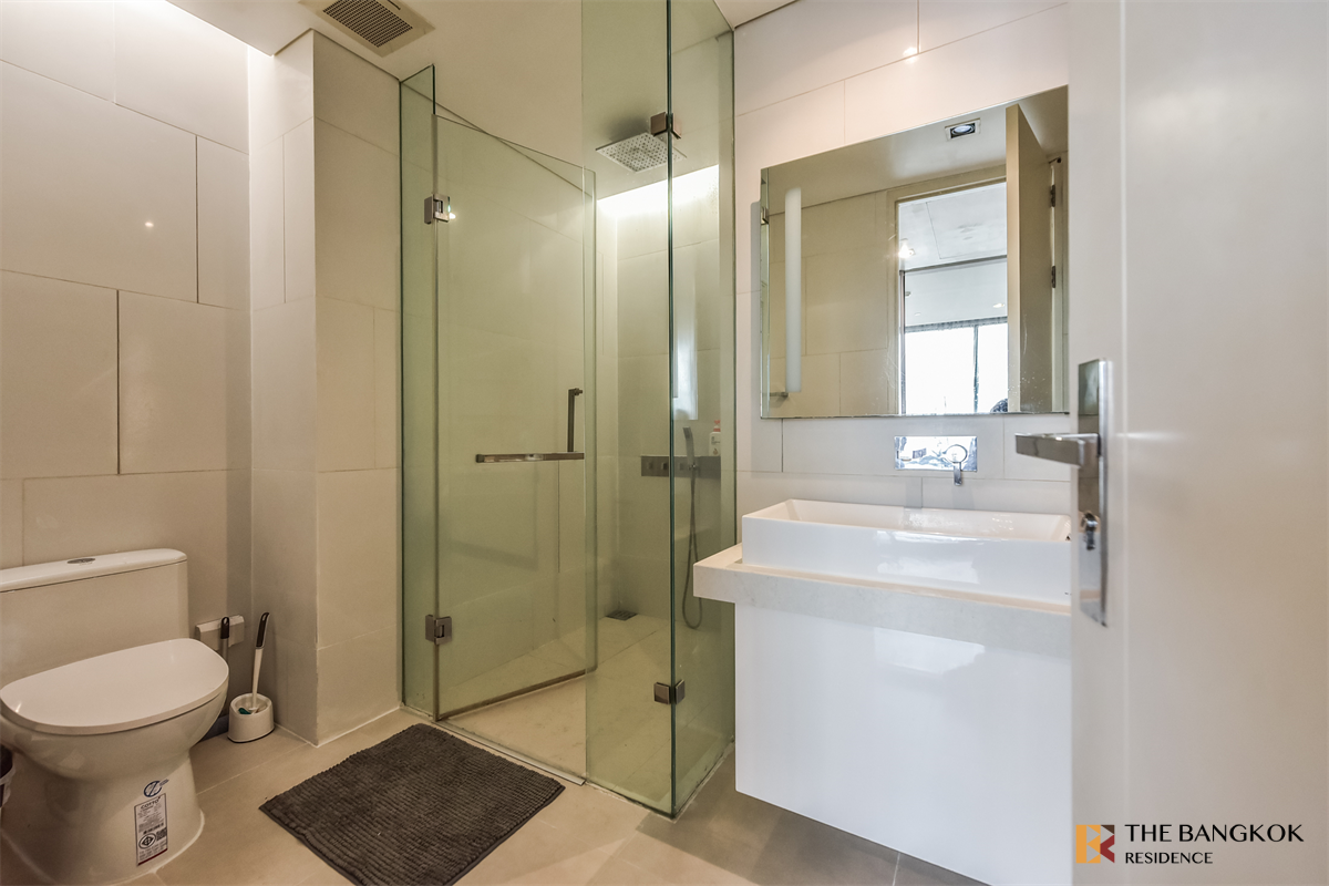 picture Room available, ready to move in The Bangkok Sathorn near BTS Surasak - 8/10