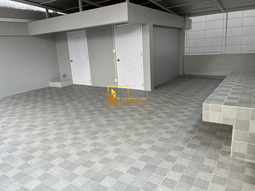รูป Superb 3 Bedroom Townhouse For Rent in Sukhumvit 11 - BR49060TH - รูปที่ 11/14