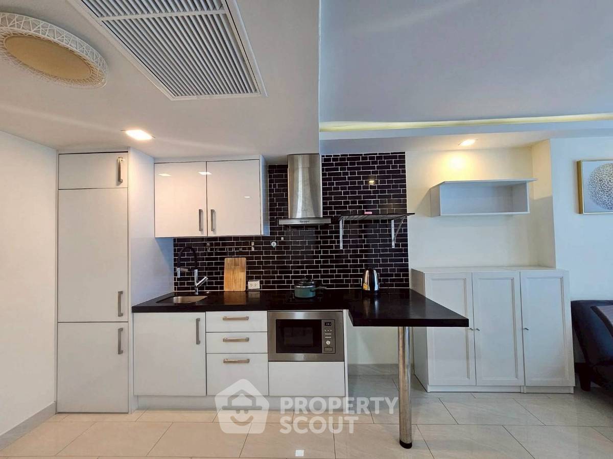 picture 1-BR Condo at Grand Avenue Pattaya close to Pattaya South (ID 2314576) - 6/13