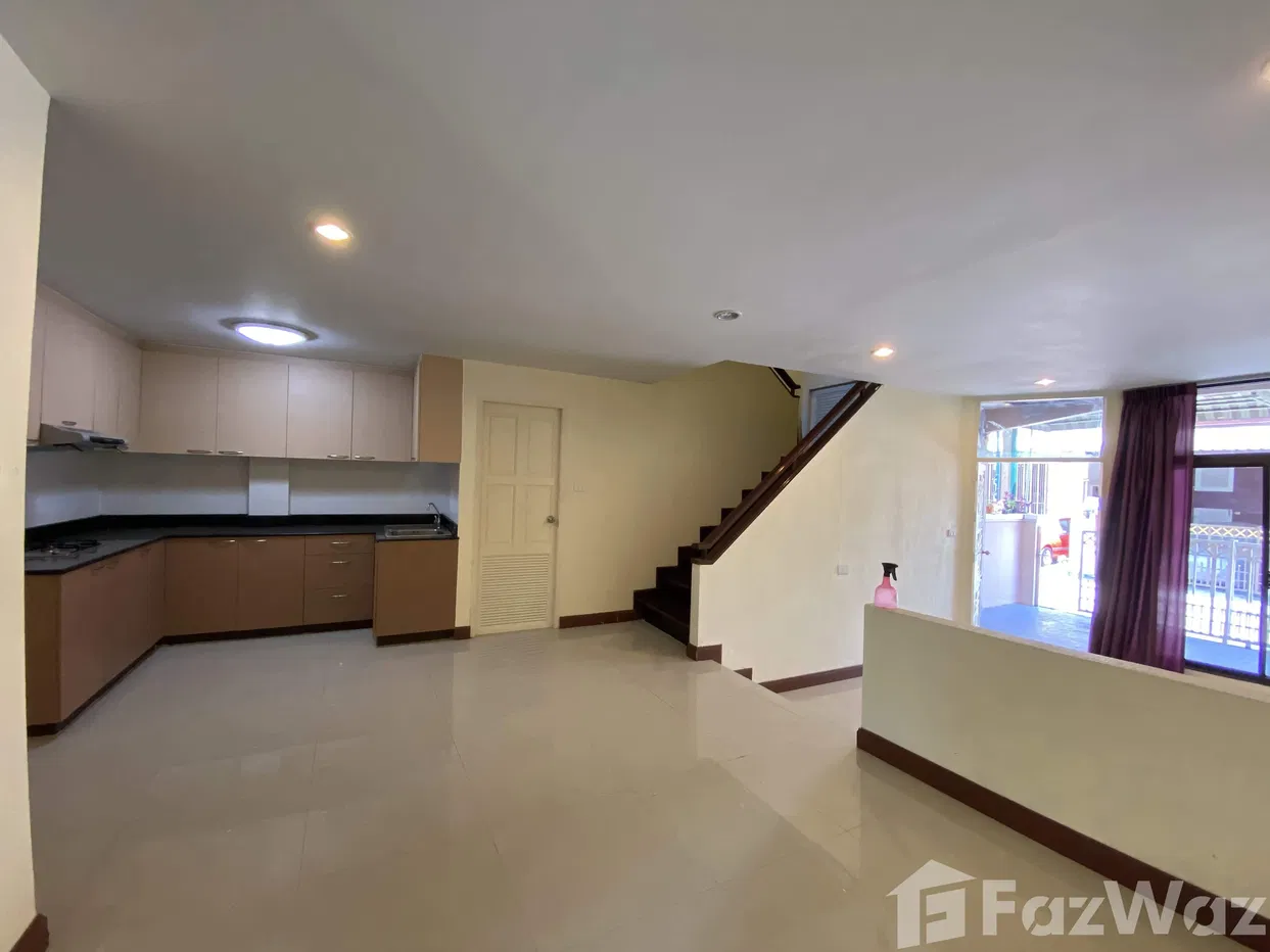 picture 4 Bedroom Townhouse for sale in Phra Khanong, Bangkok 1626778 - 8/36