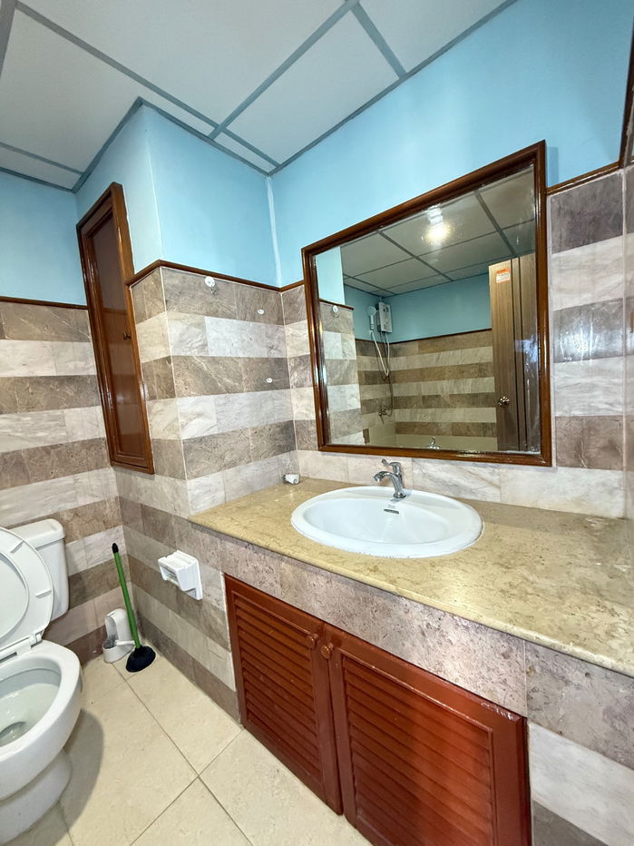 picture For Rent:(1Bed)Silom Suite Condominium, Soi Sathorn 12 - 8/15