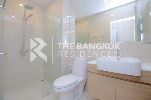 Noble Revolve Ratchada Rare Unit, Good Price near MRT Cultural Center of Thailand Station