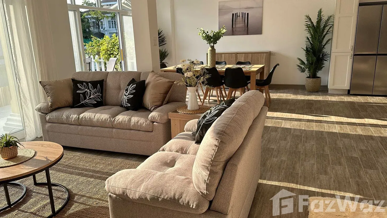 picture A beautiful 4-bedroom townhouse with a stunning lake view 5685493 - 35/35