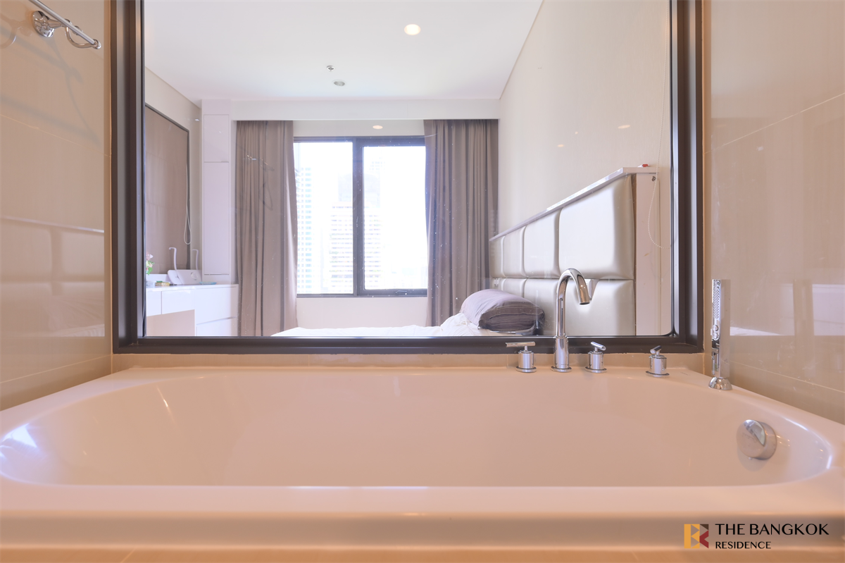 picture Villa Asoke Comfortable and Ready to Move-in near MRT Phetchaburi Station - 7/10