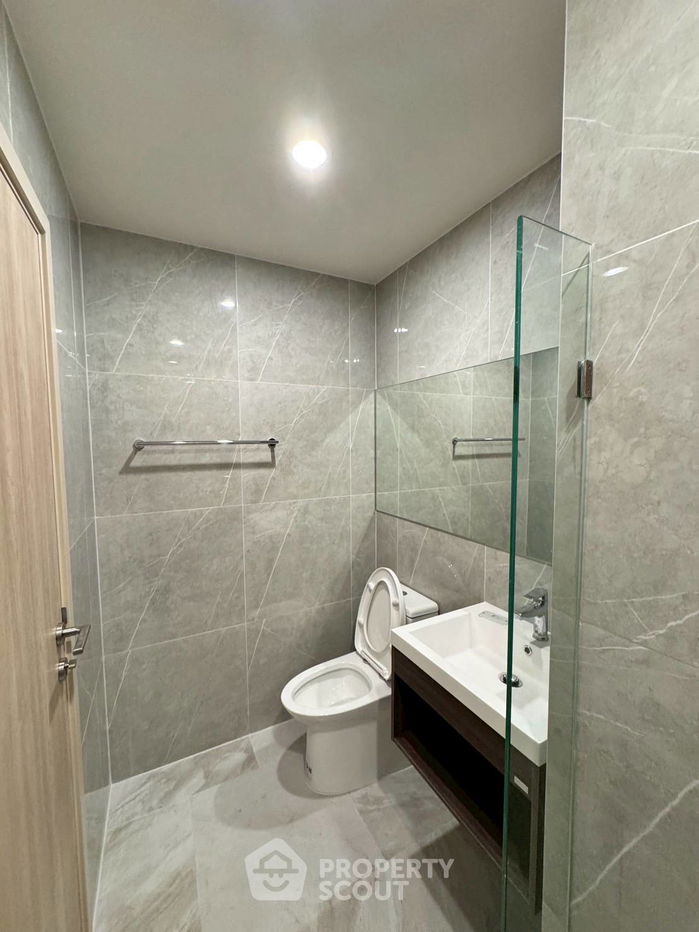 picture 1-BR Condo at Nue District R9 near MRT Phra Ram 9 (ID 2314303) - 10/14