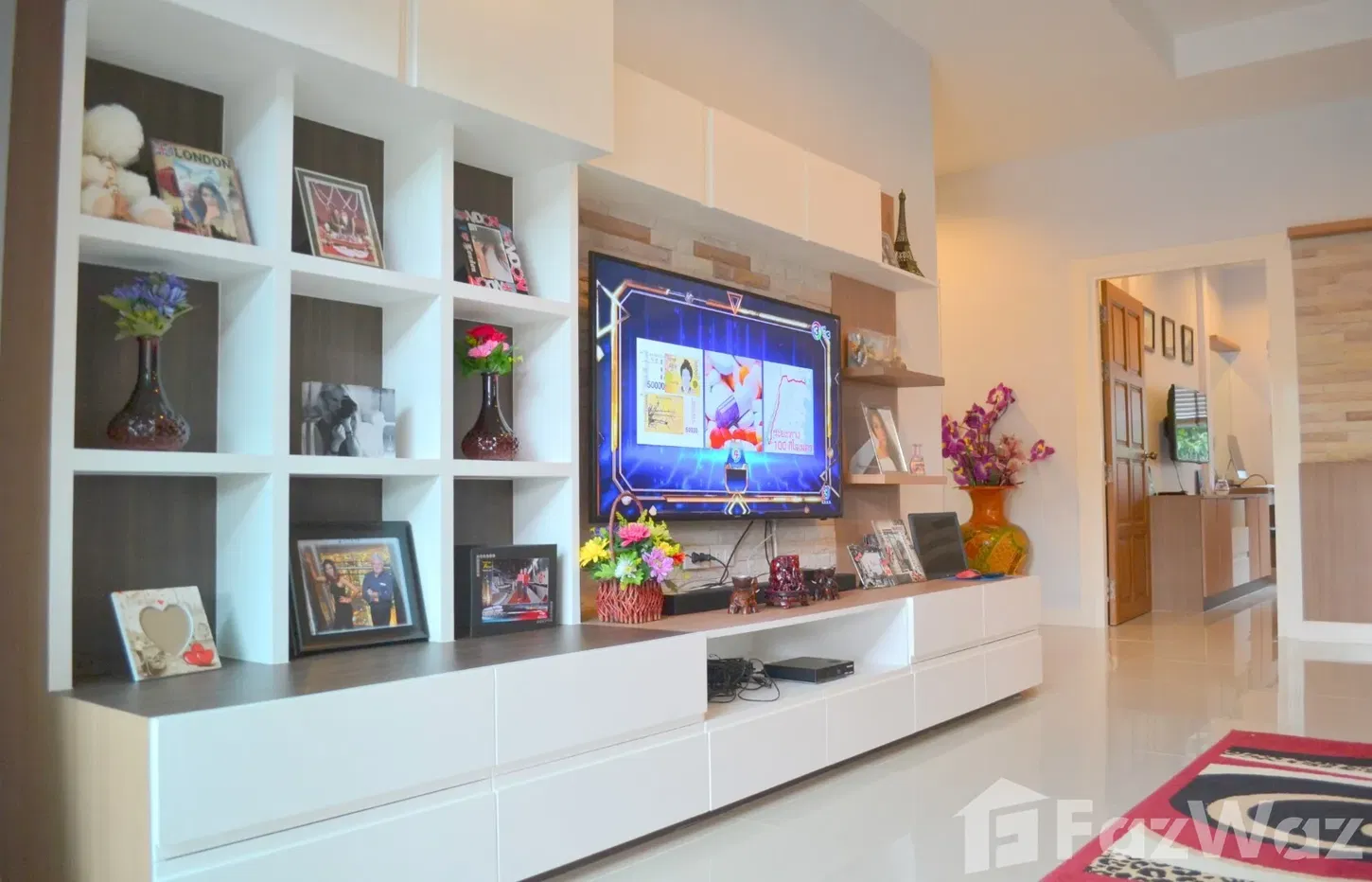 picture Superb 3 Bedroom House With Private Pool for Sale or Rent 1375656 - 4/13