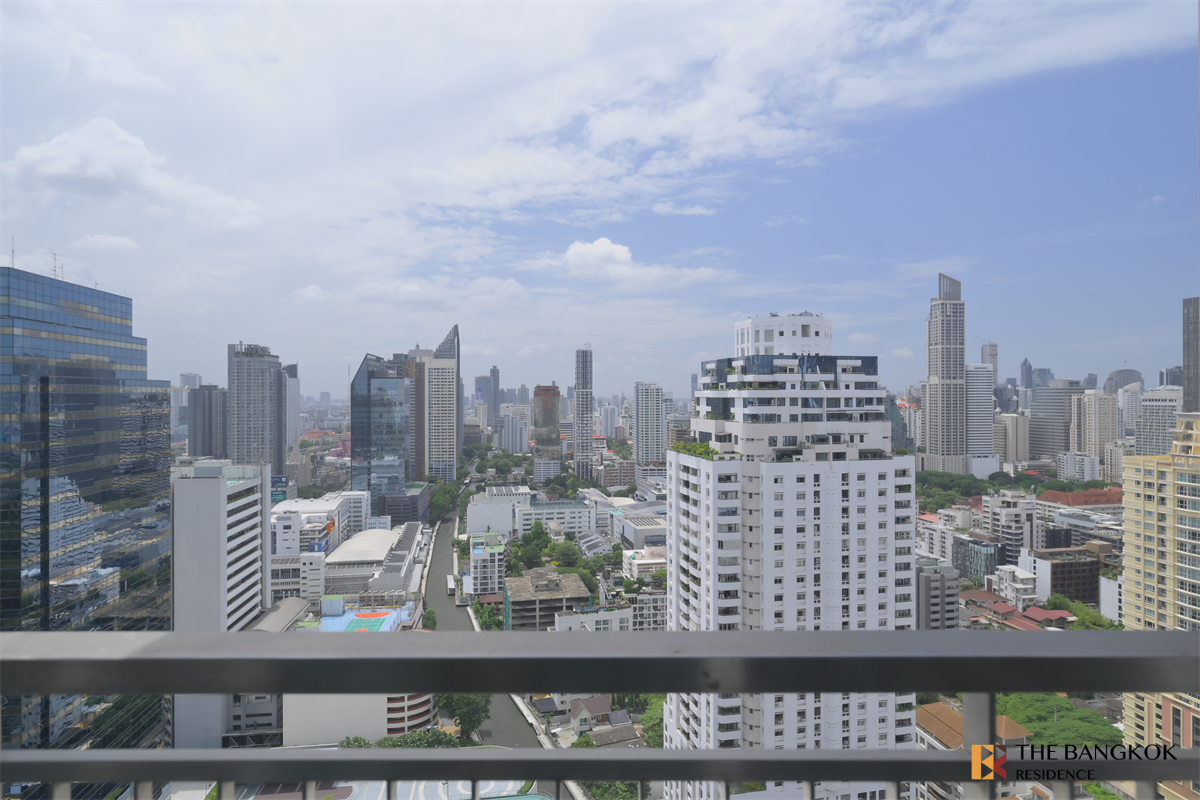 picture Circle Condominium  Condo in Great Location, Ready-to-move-in - 2/10