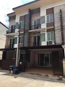 ทาวน์เฮ้าส์ให้เช่า 5 ห้องนอน ในโครงการ กัสโต้ แกรนด์ รามคำแหง 667442