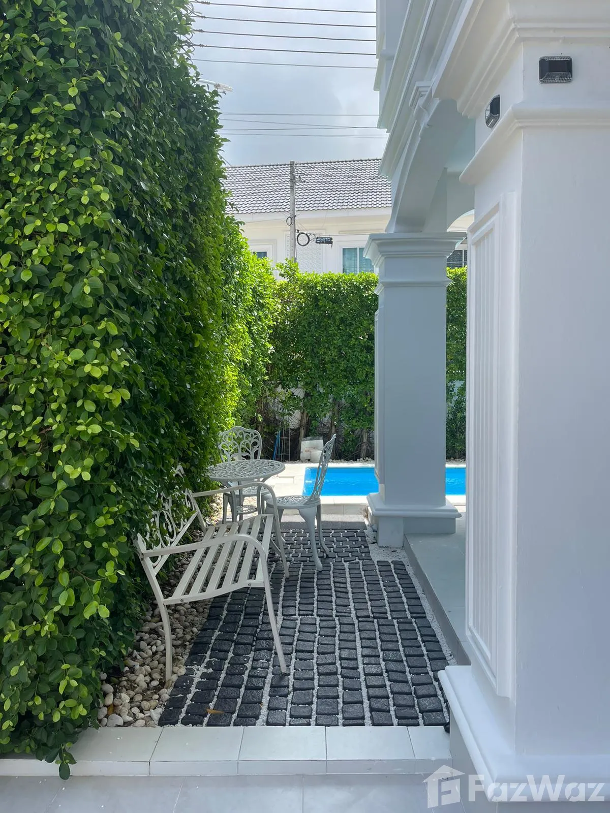 Modern Corner House with Private Pool in a Prime Location 1927880 - image 6