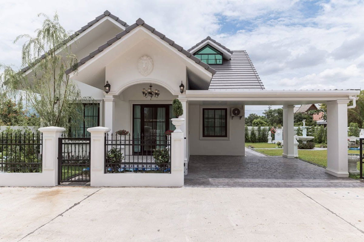 รูป ขายบ้านเดี่ยว 1 ชั้น สไตล์อังกฤษสุดหรู พร้อมสวนกว้างขวาง โครงการชาคริราห์วิลล์ หางดง-เชียงใหม่ T.0946511456 - รูปที่ 1/29