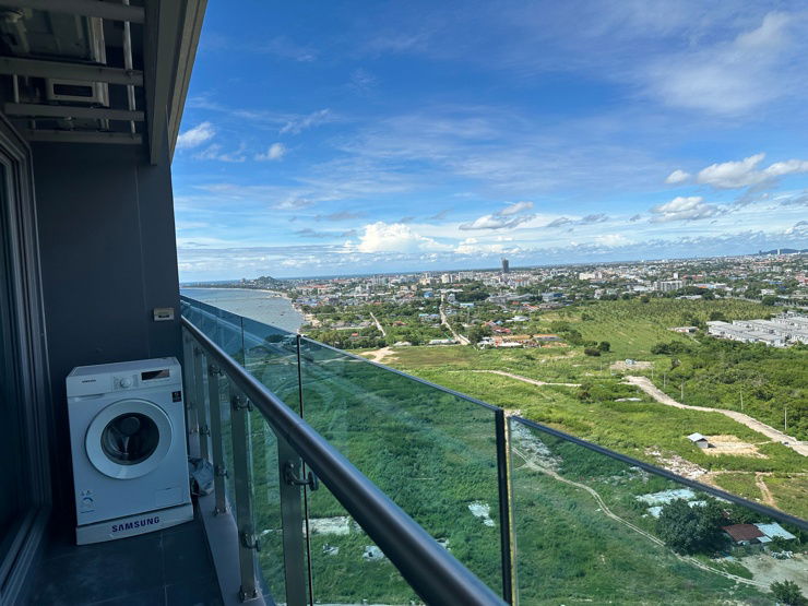 picture The Symphony condo: 1 bed, 40 sq m, mountain view, 24th floor, ready to move in - 13/15