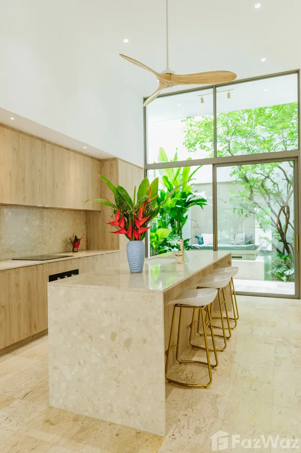 picture 4 Bedroom Townhouse for sale in Phra Khanong Nuea, Bangkok 2002374 - 3/12