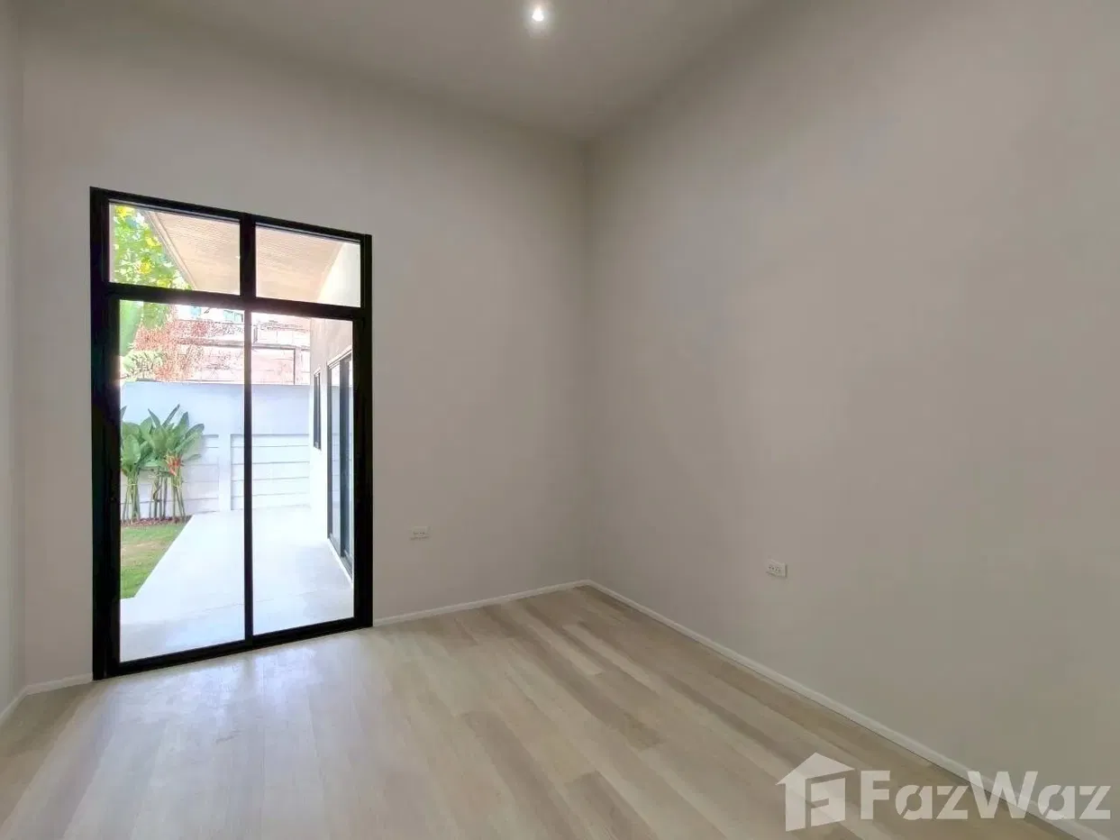 picture Fully Renovated Semi-detached house in town near iKea 5678537 - 8/21