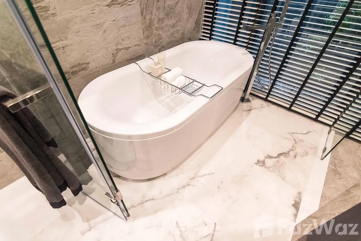 picture 2 Bedroom Condo for sale at Laviq Sukhumvit 57  1054114 - 8/11