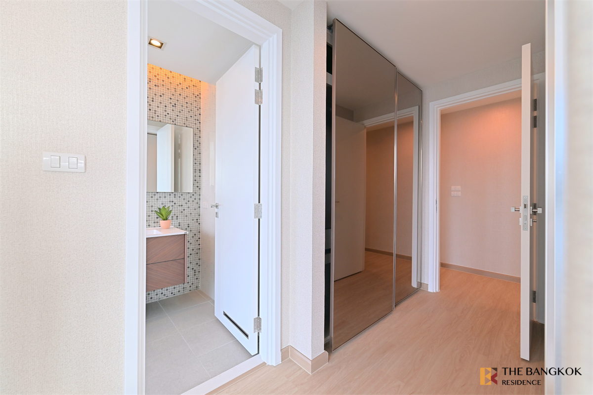 picture The Room Sukhumvit  21 Ultimate Luxury Lifestyle with Convenience - 5/10