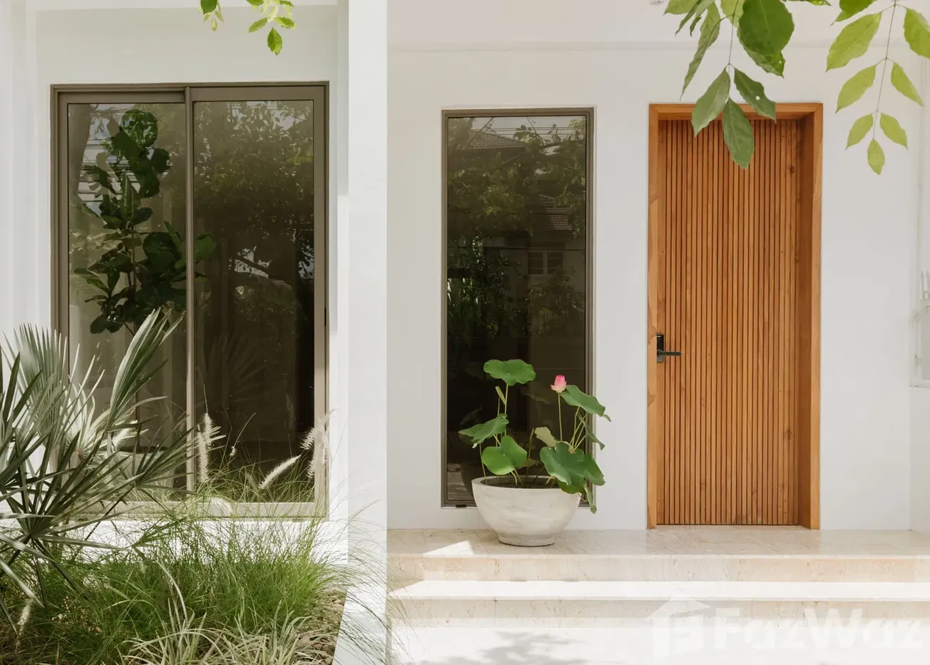 picture 4 Bedroom Townhouse for sale in Phra Khanong Nuea, Bangkok 2002374 - 1/12