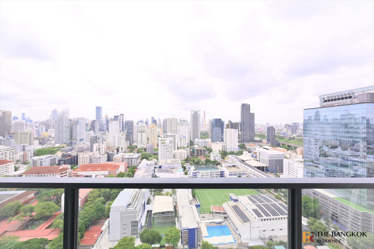 รูป  The Lofts Asoke ✨ ห้องสวย เฟอร์ครบ 🛋️ ใกล้ MRT เพชรบุรี  - รูปที่ 8/11