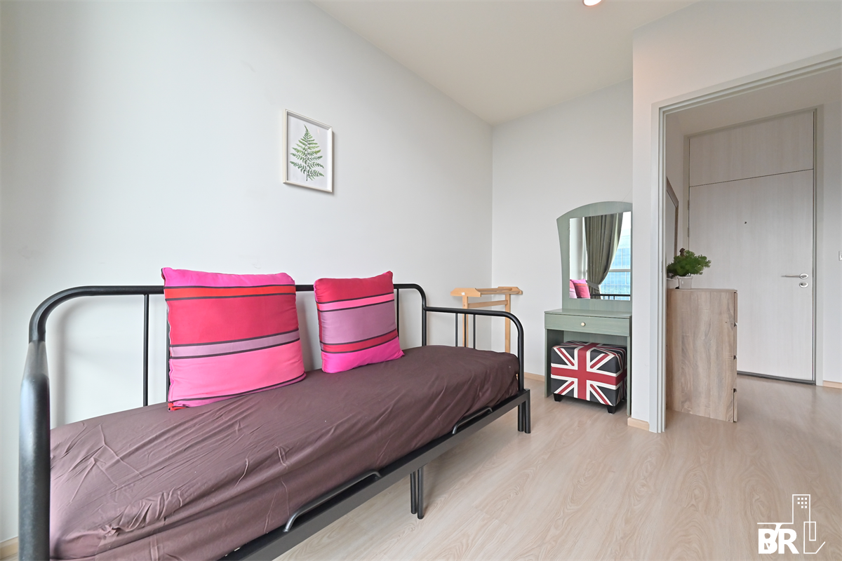 picture Noble Revolve Ratchada 2 Elevate Comfort at an Unbeatable Price near MRT Cultural Center of Thailand Station - 7/10