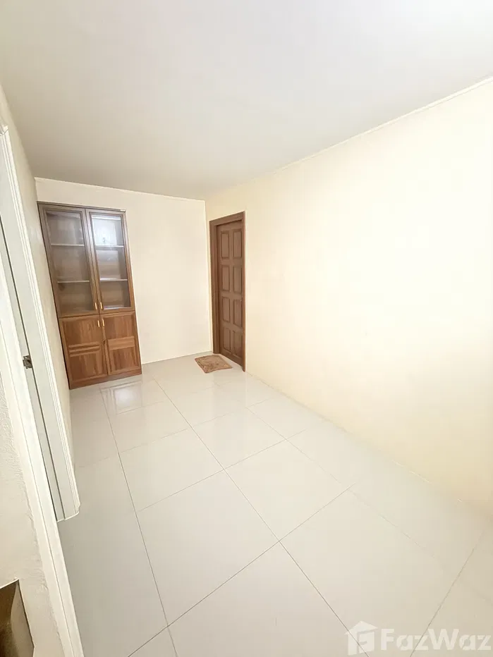 picture 2 Bedroom Townhouse for sale in Khlong Song Ton Nun, Bangkok  5729668 - 7/19