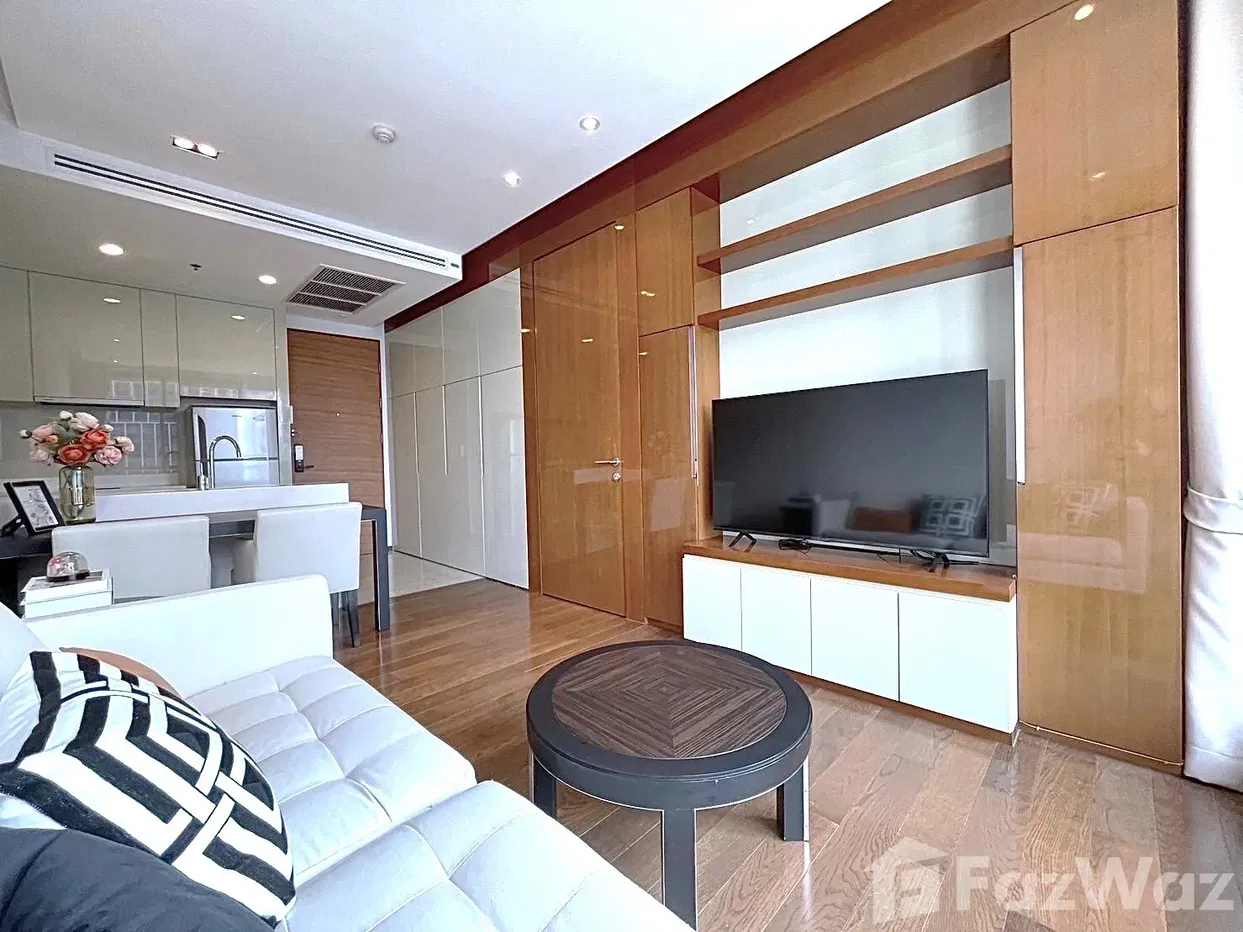 รูป ตกแต่งห้องหรู วัสดุพรีเมี่ยม ไม้แท้ ใช้งานได้จริง 5685355 - รูปที่ 1/9