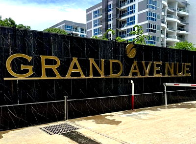 Condos for sale Soi Buakhao : For sale Grand avenue pattaya Ready to move in
