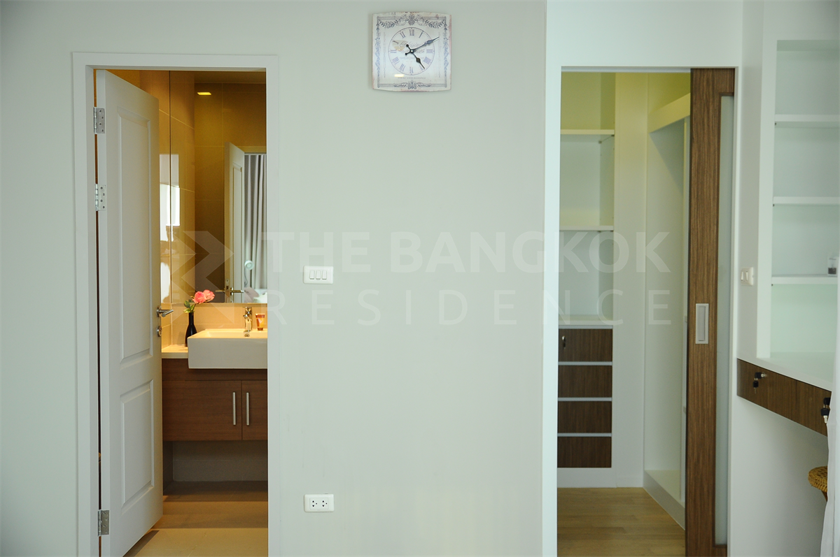 picture Noble Refine Luxury Condo at Special Price near BTS Phrom Phong - 9/10