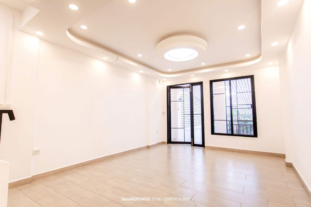 รูป 🏡✨ ขายทาวน์โฮม 3 ชั้น รีโนเวทใหม่ ย่านเสรีไทย 17 4 ห้องนอน 4ห้องน้ำสวยจึ้งทุกมุม! สไตล์มินิมอล-โมเดิร์น โทนขาวคลีน - รูปที่ 7/20