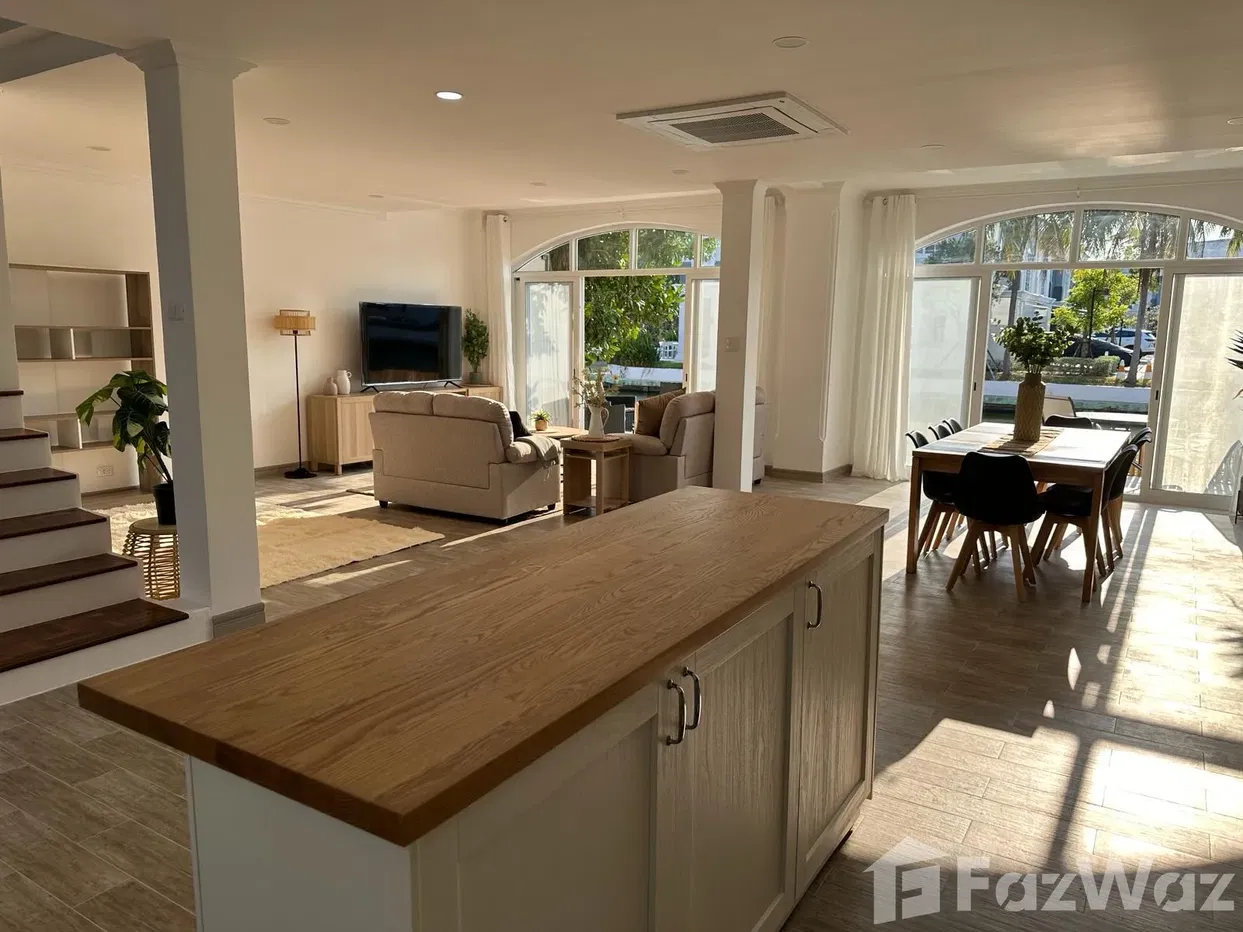 picture A beautiful 4-bedroom townhouse with a stunning lake view 5685493 - 3/35