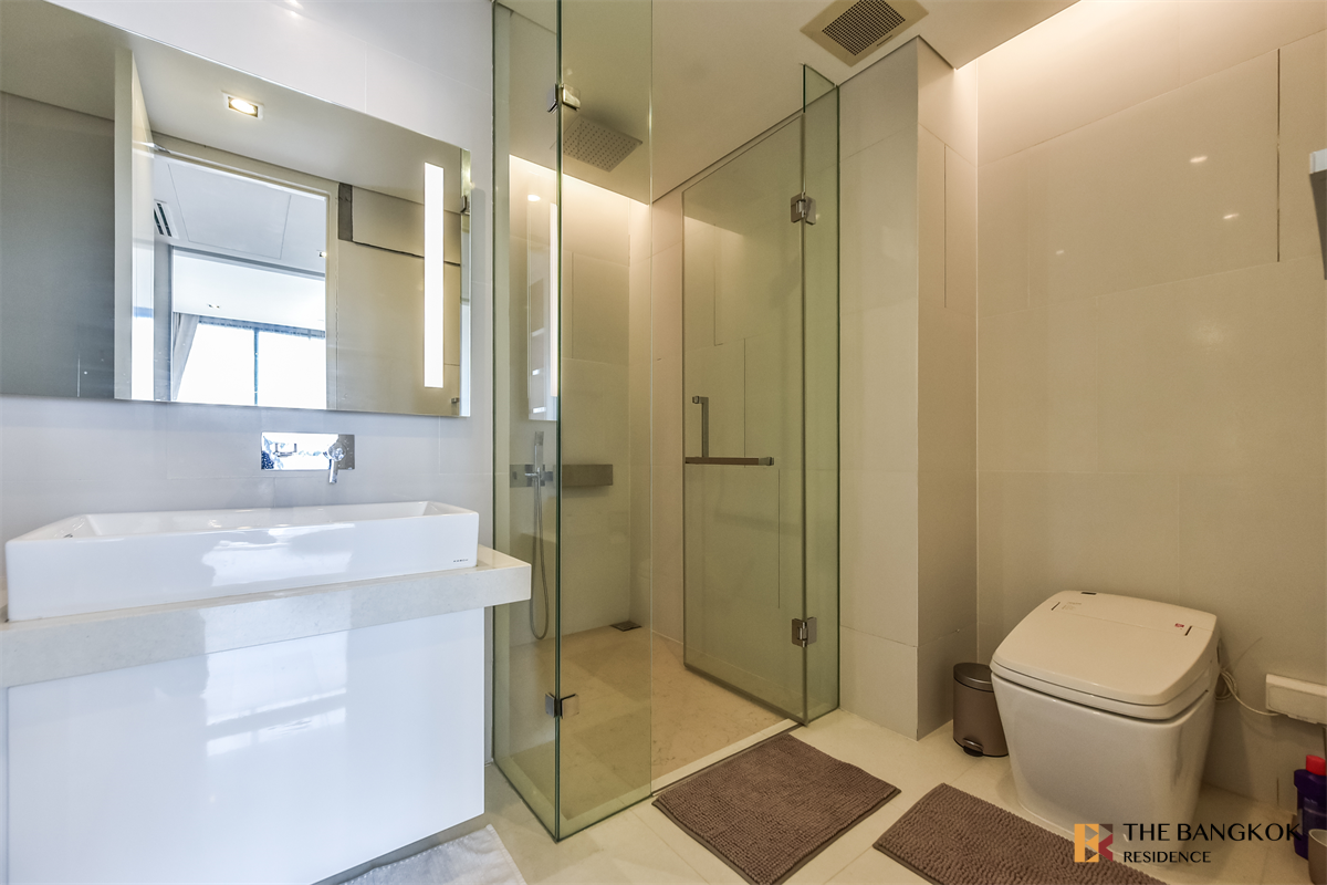 picture Location Near Employment, Surrounded by Lifestyles The Bangkok Sathorn near BTS Surasak - 9/10