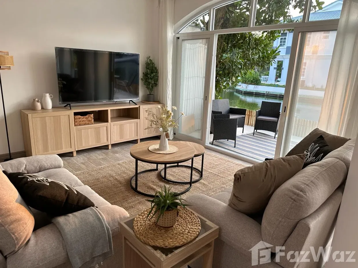 picture A beautiful 4-bedroom townhouse with a stunning lake view 5685493 - 22/35